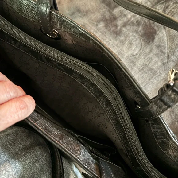 MICHAEL KORS Black Bag with Signature MK Logo - Picture 12 of 14